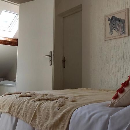 Charmante Maison Cosy A Villabe-Hyper Centre-Gare-Wifi المظهر الخارجي الصورة